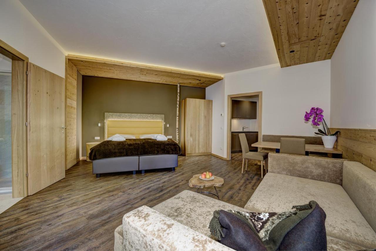 Wiesenhof Gardenresort San Leonardo in Passiria Chambre photo